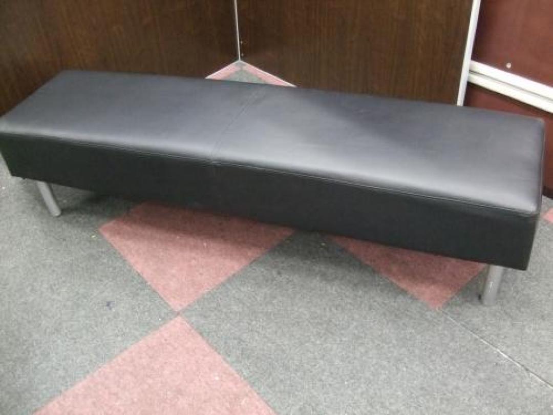 【残り1台】待合室などにいかがですか？　ビニールレザーの長椅子
                                    中古
            