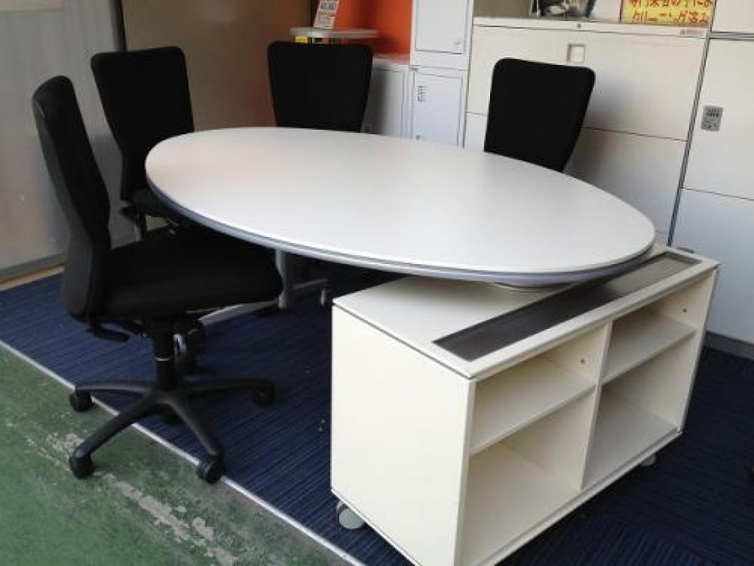 2/16在庫情報【セット商品】コクヨ製アットラボテーブルとオカムラ製カロッツァ4脚セット<br>キャスター破損していますがキャスター交換￥25,000-で可能です！
                                    中古
            