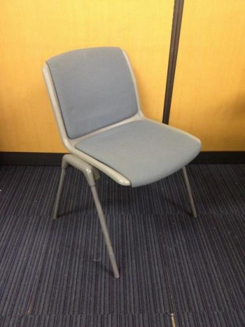 1/26在庫情報【スタッキングチェア】1脚のみです！【会議チェア】
                                    中古
            