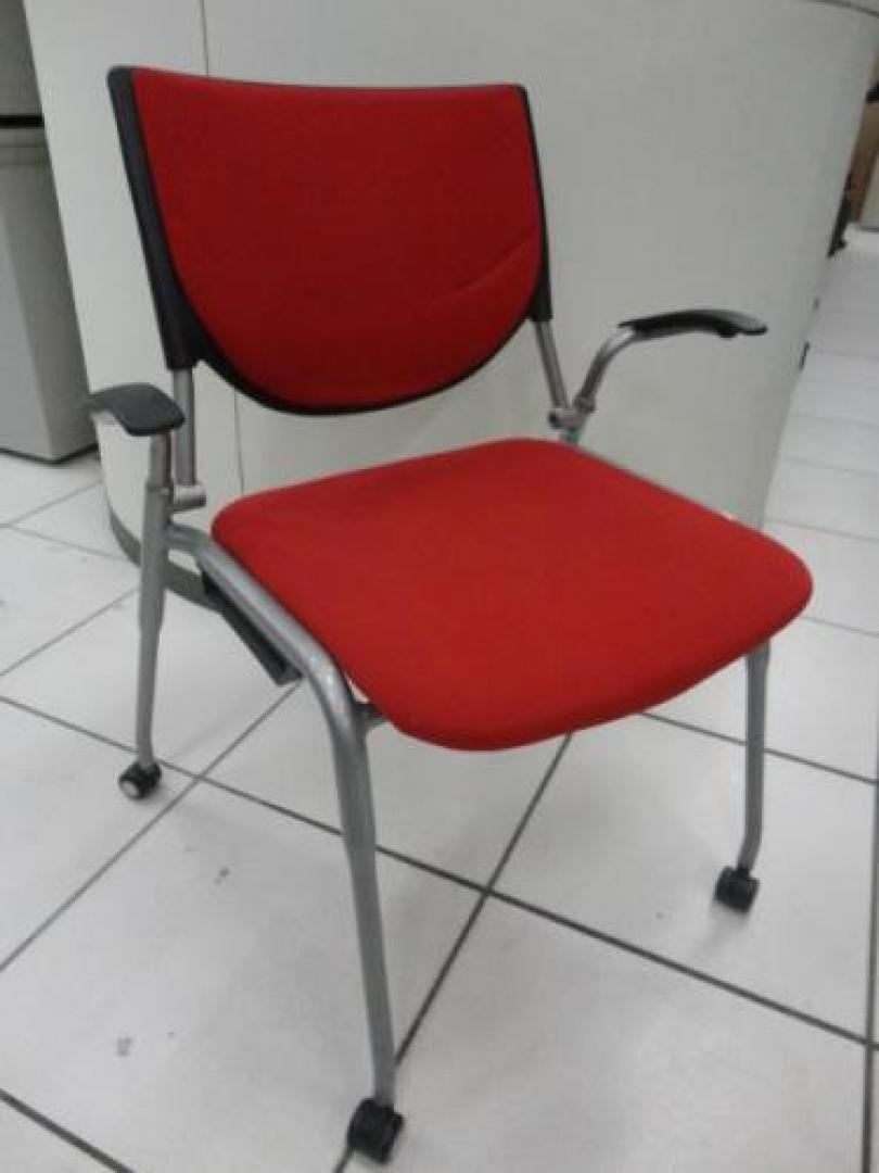 オカムラ製　ミーティングチェア　8139FA 
                                    中古
            