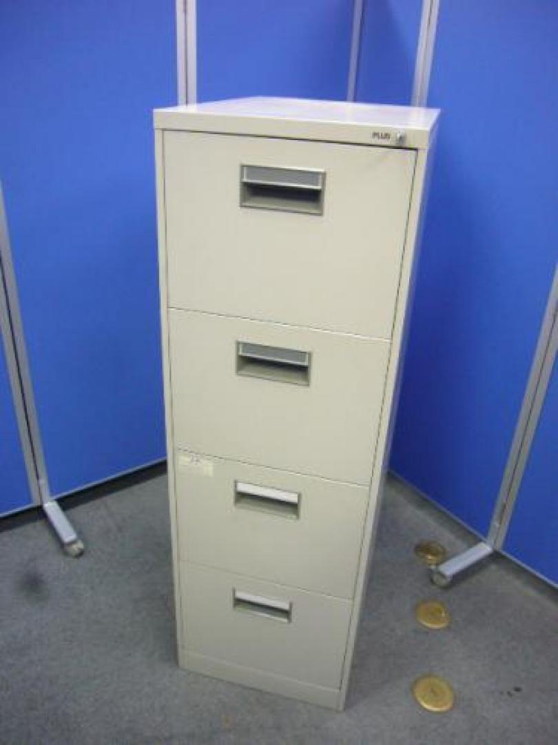 【プラス製A4ファイルキャビネット4段タイプ。ファイル収納も、これ一台でOK】
                                    中古
            