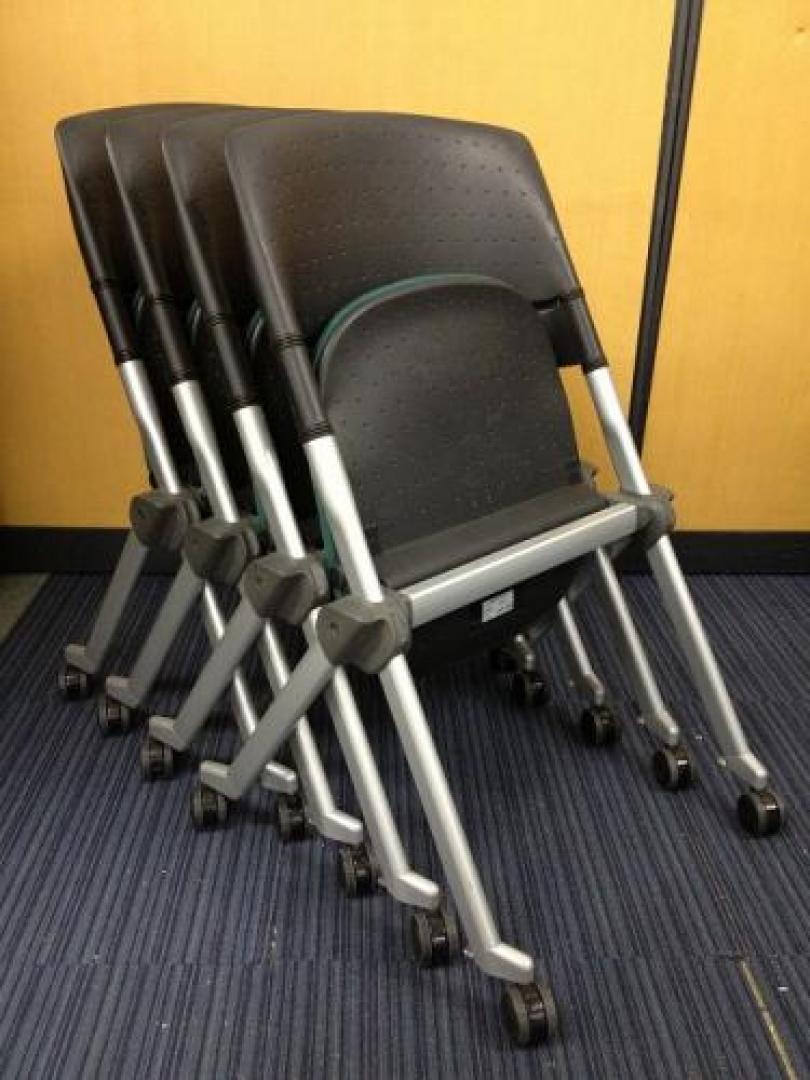 ５脚セット■スタッキング可能■ネスティング可能■<br>■状態良好■収納上手■10脚入荷■<br>『縦』にも『横』にも重ねられる高性能会議椅子『リータチェア』【セット商品】【会議チェア】
                                    中古
            