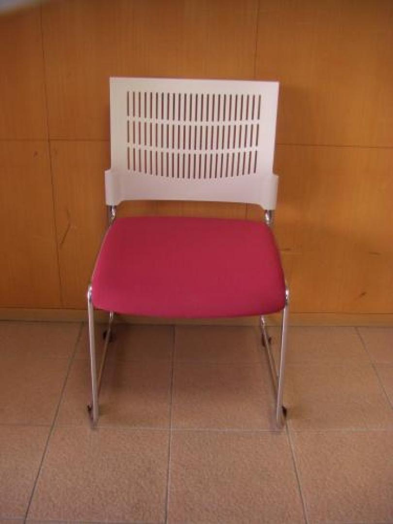 ■ITOKI■ ミーティングチェアー☆新古品☆大阪の中古オフィス家具のことなら、オフィスバスターズまで！【会議チェア】
                                    新古品
            