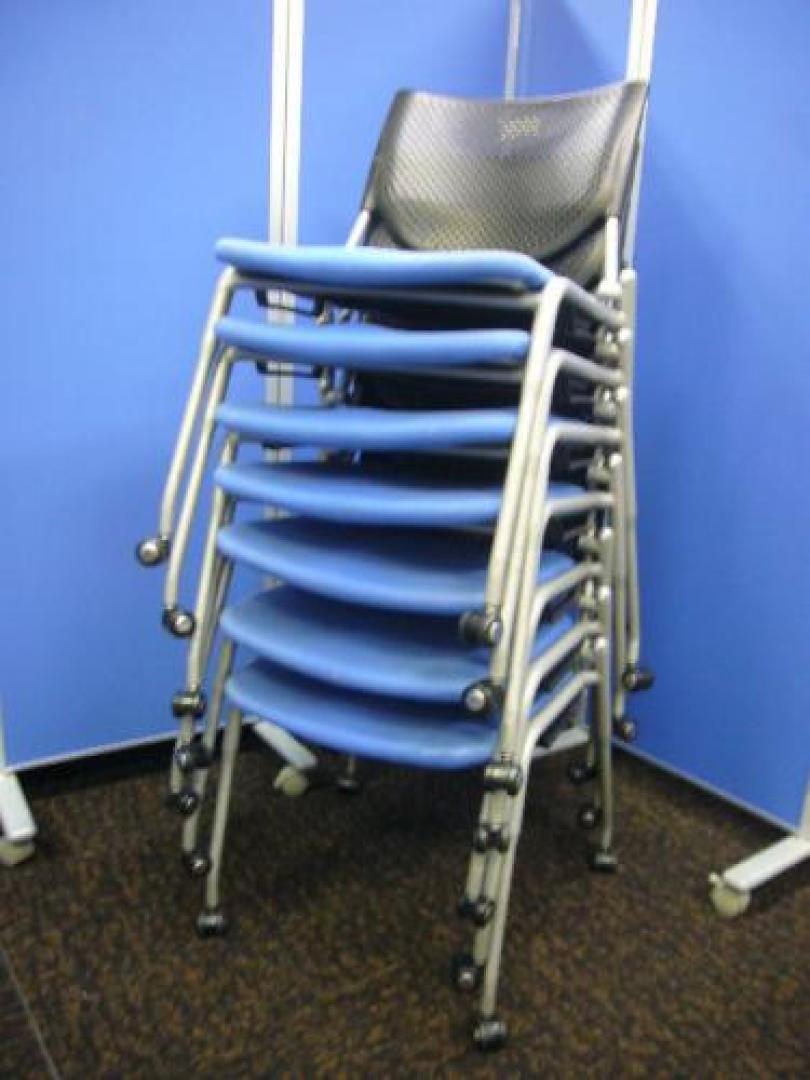 【ロット】☆オカムラ製、プロスタックチェア、カラー：ブルー、使用感はございますが、座り心地は格別です♪【会議チェア】
                                    中古
            