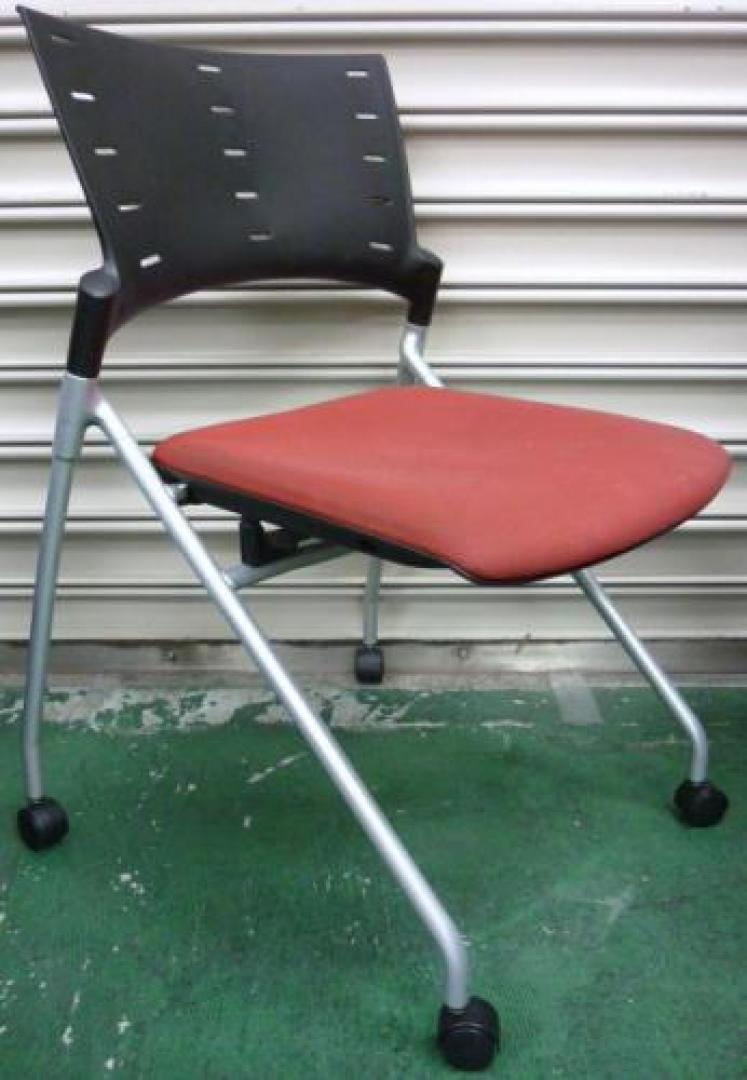 【徹底抗戦】人気シリーズ・マノスチェア★☆★<br>
※背面樹脂タイプ・収納便利な折りたたみ式【会議チェア】
                                    中古
            