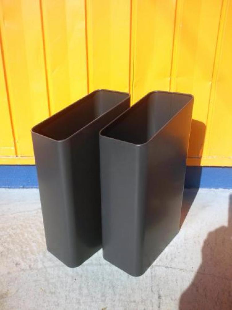 オカムラ製　ダストボックス　2台セット商品
                                    中古
            