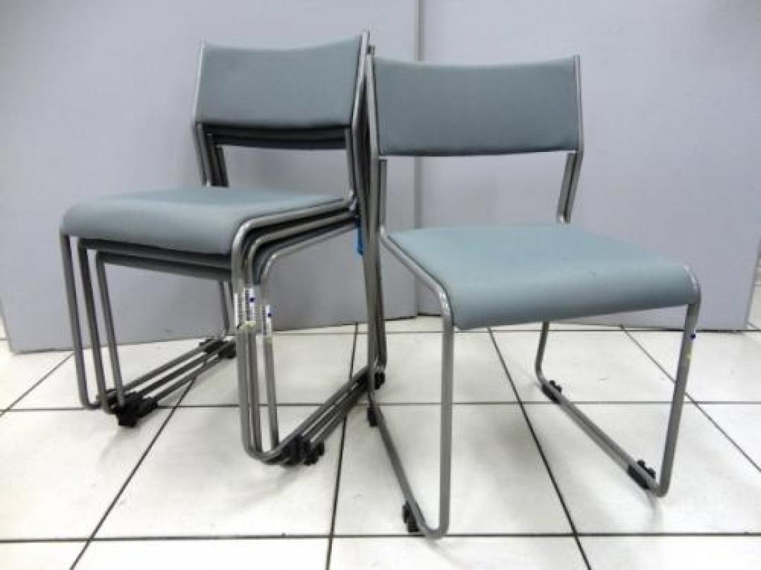 AICO/アイコ製　スタッキングチェア 【会議チェア】
                                    中古
            