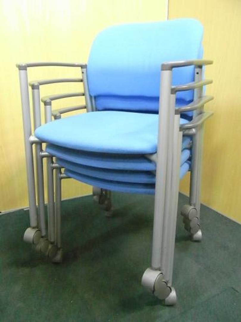 【キャスター付き＆スタッキング収納で便利♪】■コクヨ　■スタッキングチェア【セット商品】【会議チェア】
                                    中古
            