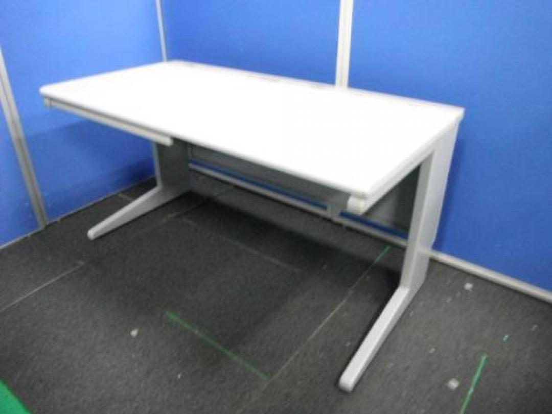 【イトーキ製ＣＲシリーズ　ゆったりサイズの平机】Ｗ1400、引出しが1ヶの為、ご奉仕価格！
                                    中古
            