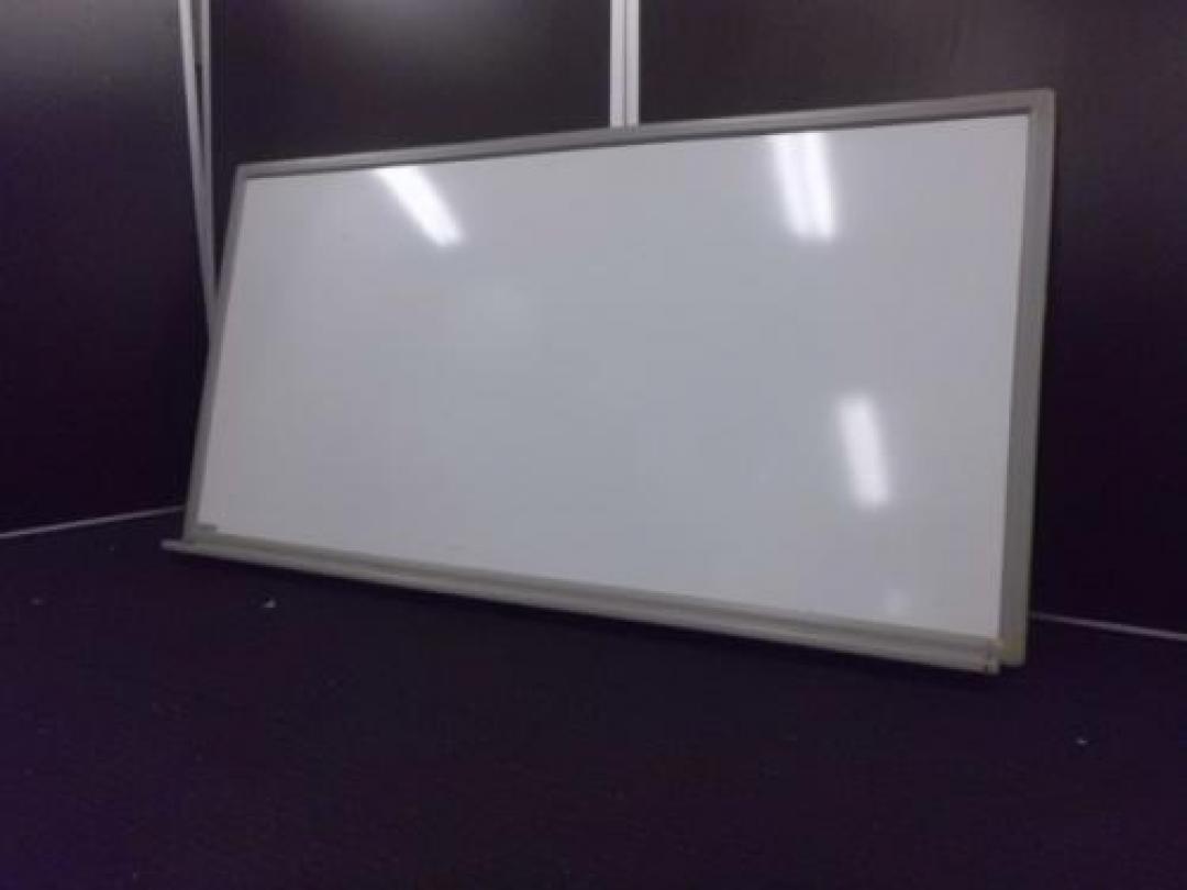 【￥７.３５０　残り１点特価シリーズ】　壁掛け式ホワイトボード　■　希少品が入荷しました
                                    中古
            