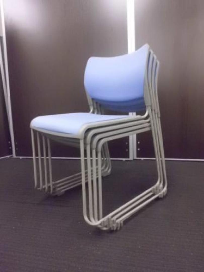 【￥８.４００　４点セット商品シリーズ】　オカムラ製　スタッキングチェア４脚セット　■　【セット商品】【会議チェア】
                                    中古
            