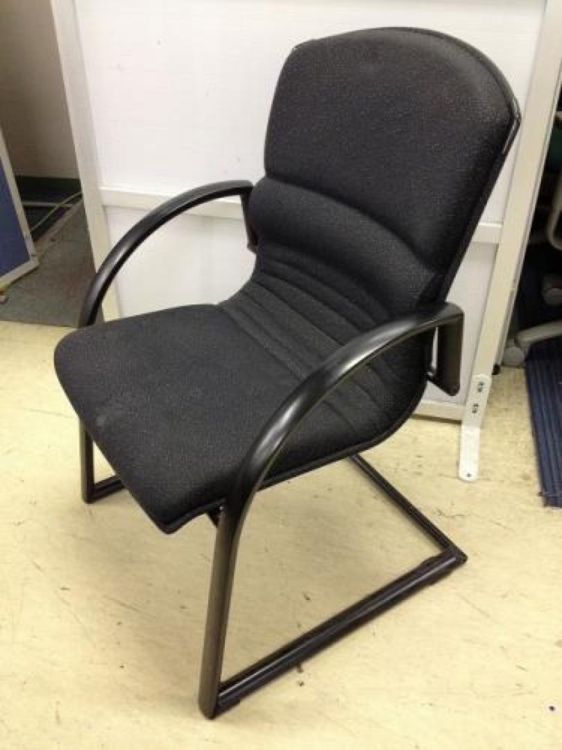 2/18在庫情報■ミーティングチェア■重量感のあるジロフレックス製■【会議チェア】
                                    中古
            