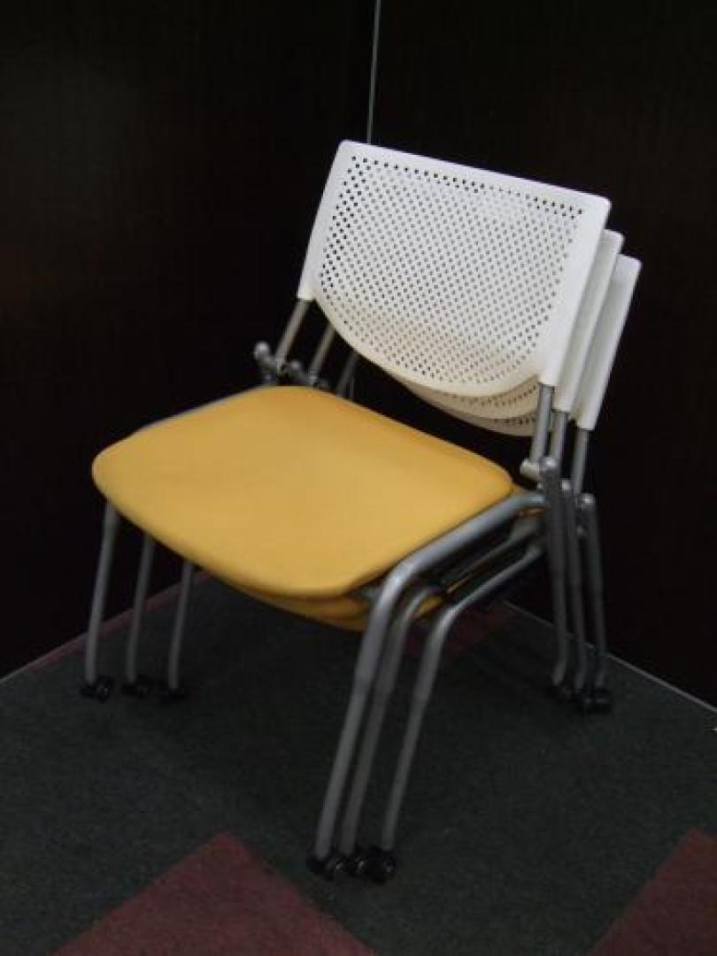 【セット商品】【￥14700-　クリーニング済み】【4脚セット】■okamuraプロスタックチェア■【会議チェア】
                                    中古
            