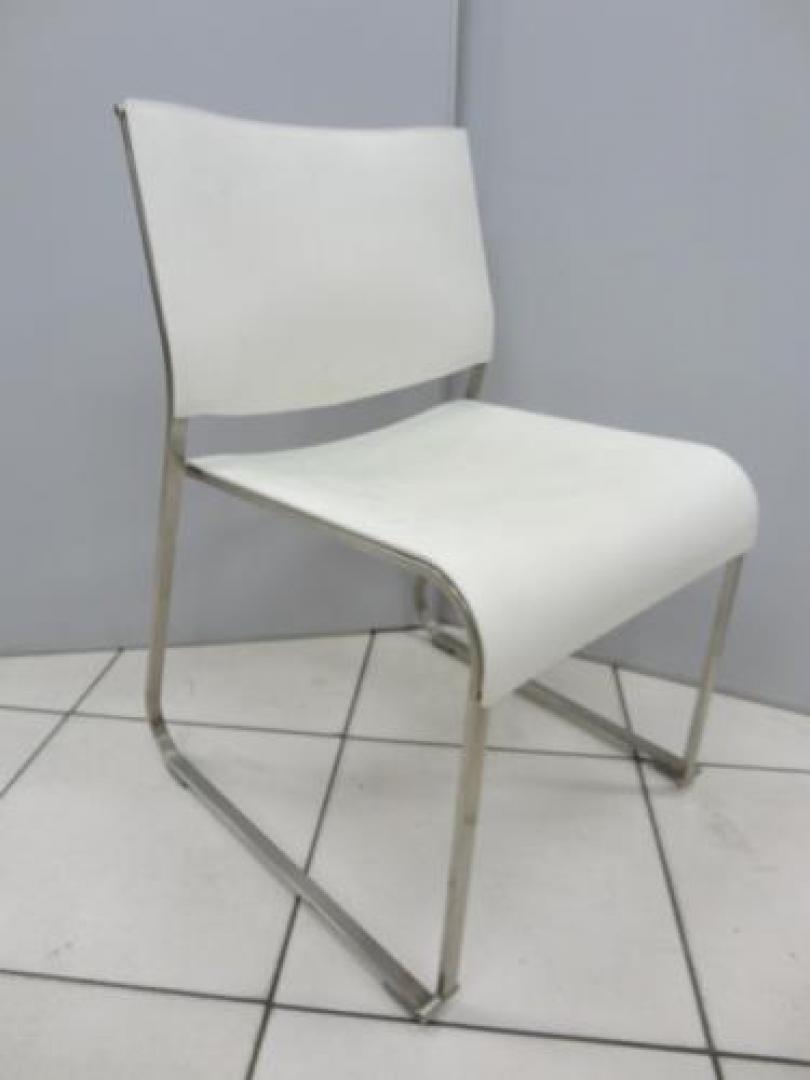 ■スタッキングチェア【会議チェア】
                                    中古
            