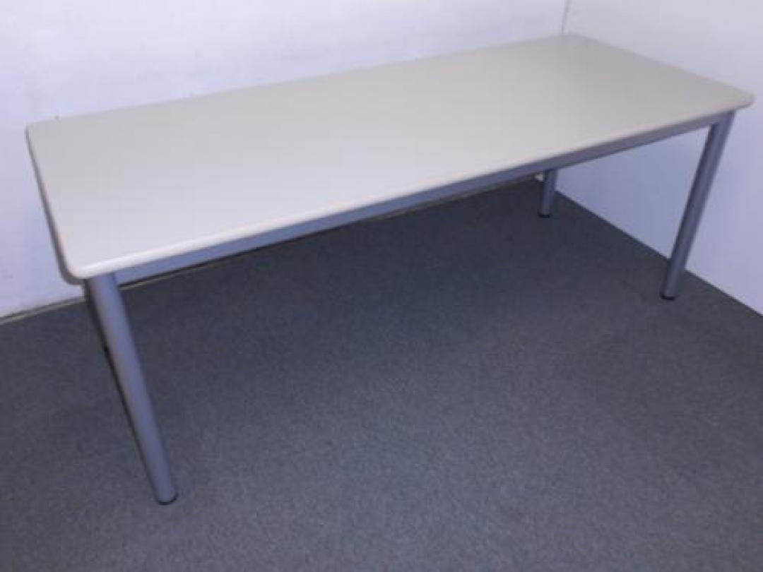 unknown　｜　ミーティングテーブル　｜　サイズ幅1800奥行き750高さ700　｜　大きくて細い使い勝手の良いサイズです!!
                                    中古
            