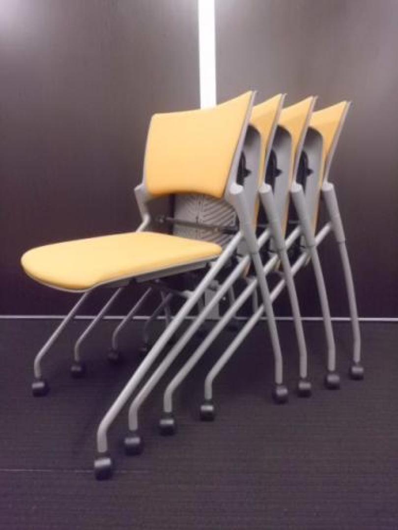 【￥２１.０００　４脚セット商品シリーズ】　ＩＴＯＫＩ製　ＭＡＮＯＳＳ（マノス）ミーティングチェア　■　軽快なデザインと豊富なバリエーションが魅力のミーティングチェア【会議チェア】
                                    中古
            