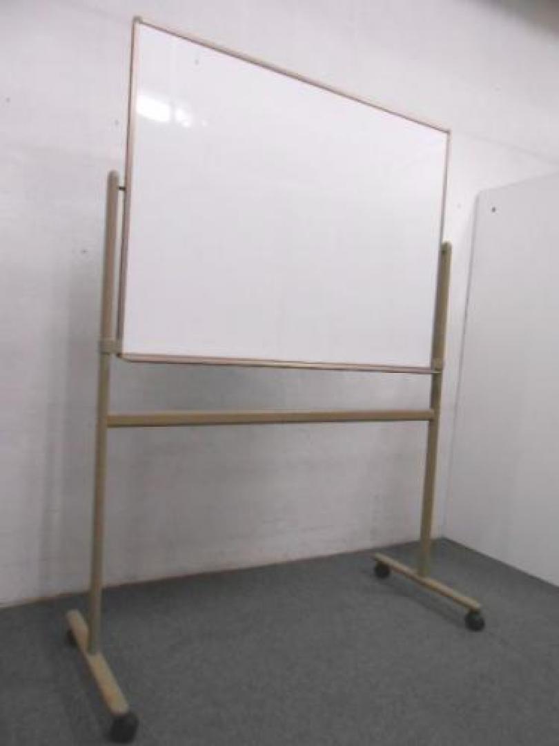 unknown　｜　脚付きホワイトボード　｜無地　片面　｜　幅1200　高さ900　※盤面サイズ　｜　中古で人気のホワイトボード!!
                                    中古
            