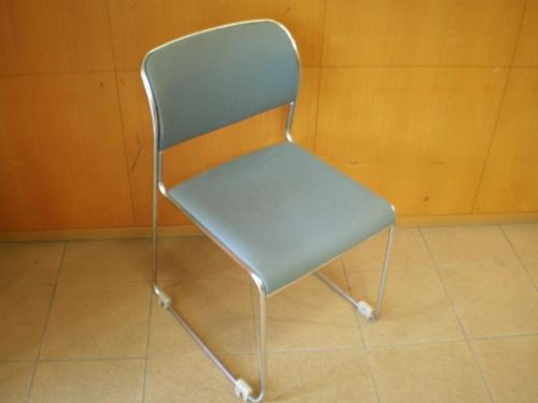 オカムラ製　スタッキングチェアー　入荷【会議チェア】
                                    中古
            