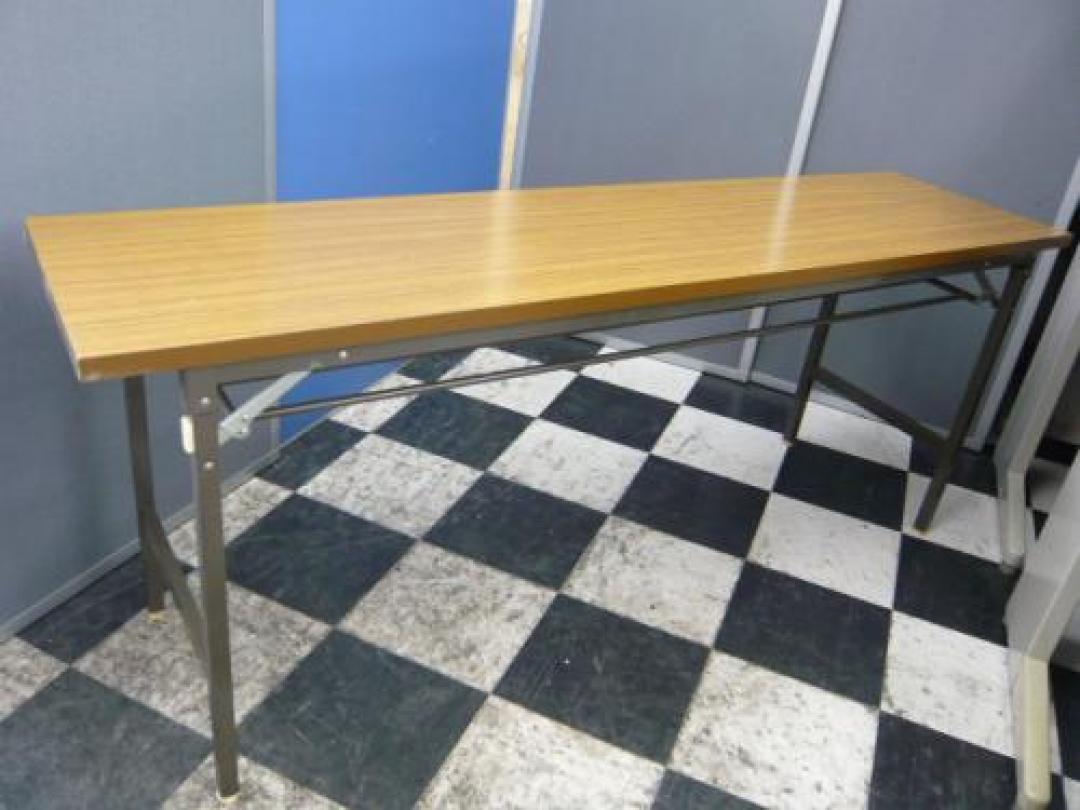 【大人気商品】折りたたみテーブル■会議用、セミナー用■どんっと来い！
                                    中古
            