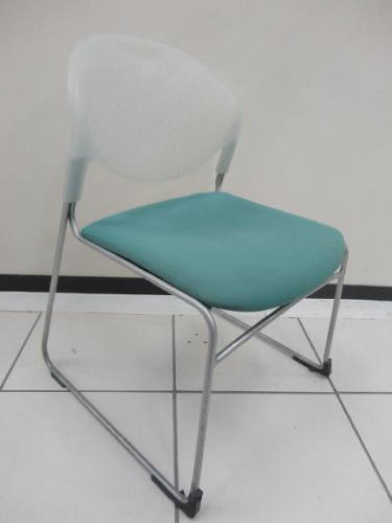 ITOKI製　スタッキングチェア　MANOSS/マノスシリーズ【会議チェア】
                                    中古
            