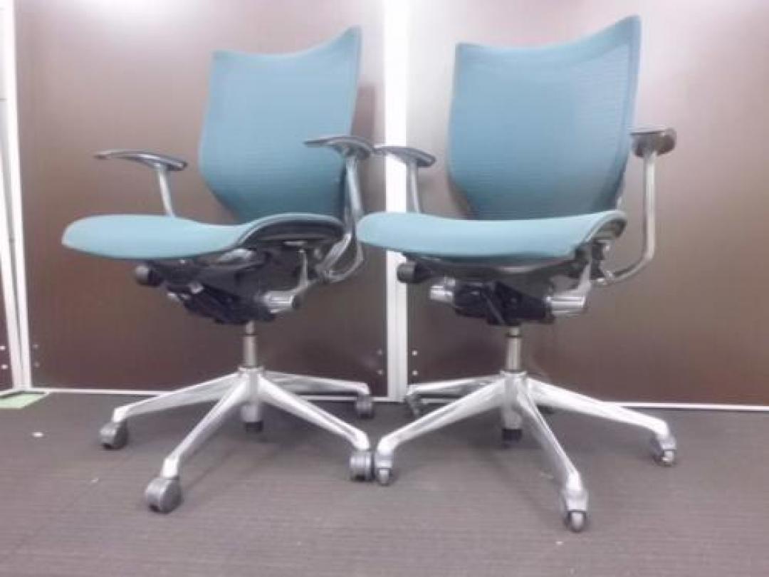 【￥６５.１００　高級チェアセット商品シリーズ】　オカムラ製　Ｂaron(バロン）チェア×２脚セット　■　型番：CP-43AR-FEH5　■　固定肘　座・背もたれメッシュ仕様　■　ポリッシュフレーム　■【高級チェア】【セット商品】【OAチェア】
                                    中古
            