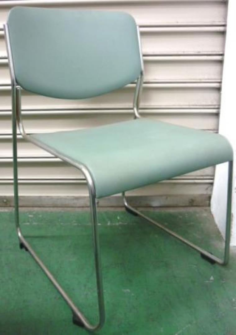 【徹底抗戦】　多少座面に傷ありビニールレザー【会議チェア】
                                    中古
            