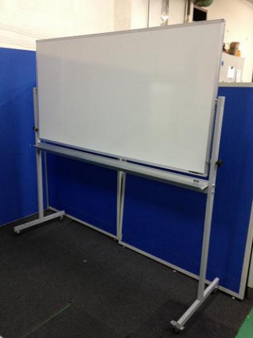 【会議の定番　ホワイトボード】両面＋キャスター付き
                                    中古
            
