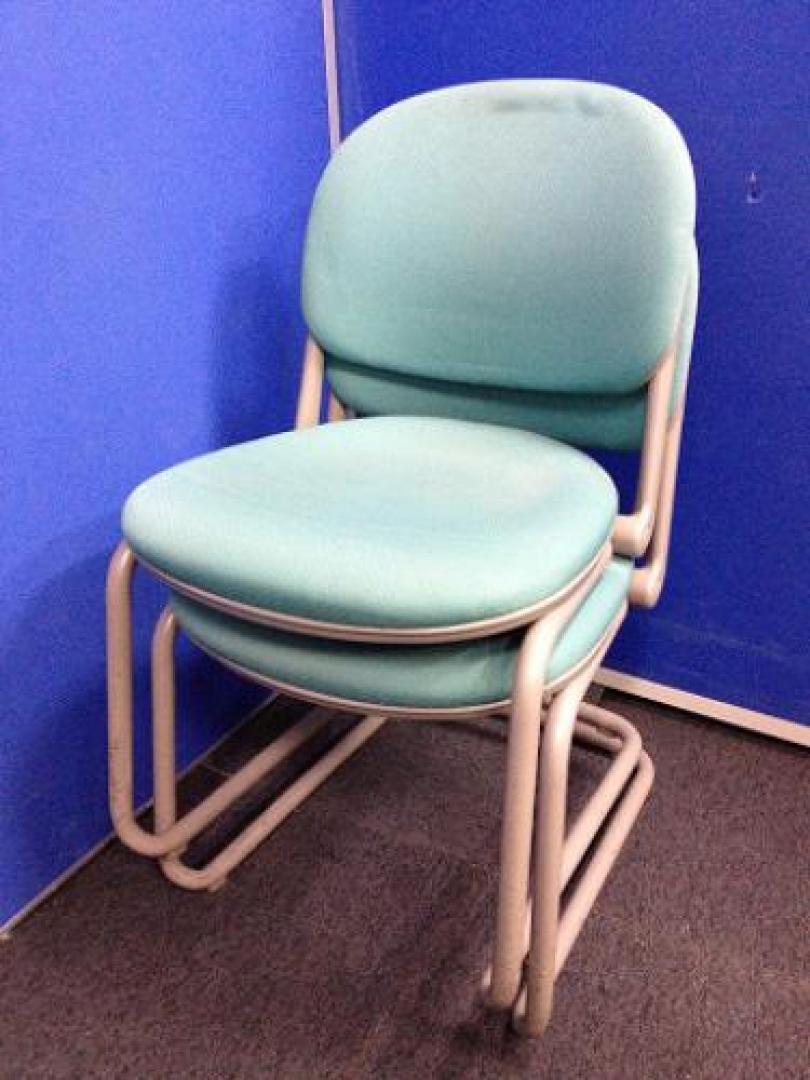 【残り2台】スタックチェア【会議チェア】
                                    中古
            