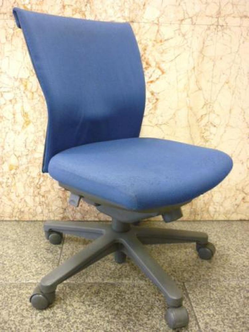 ■トレンザチェア■良いチェアなのにもったいない!!<br>
座面ほつれ有りのため大幅値下げ!!在庫なくなるまで!!【OAチェア】
                                    中古
            