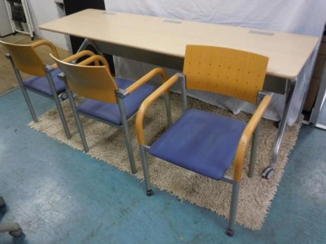 【セット商品☆2100円オトク】　幅2100mm 【コクヨ製　エピファイシリーズスタッキングテーブル　+　ウィスナーハーガー製　スタッキングチェア×3脚】
                                    中古
            