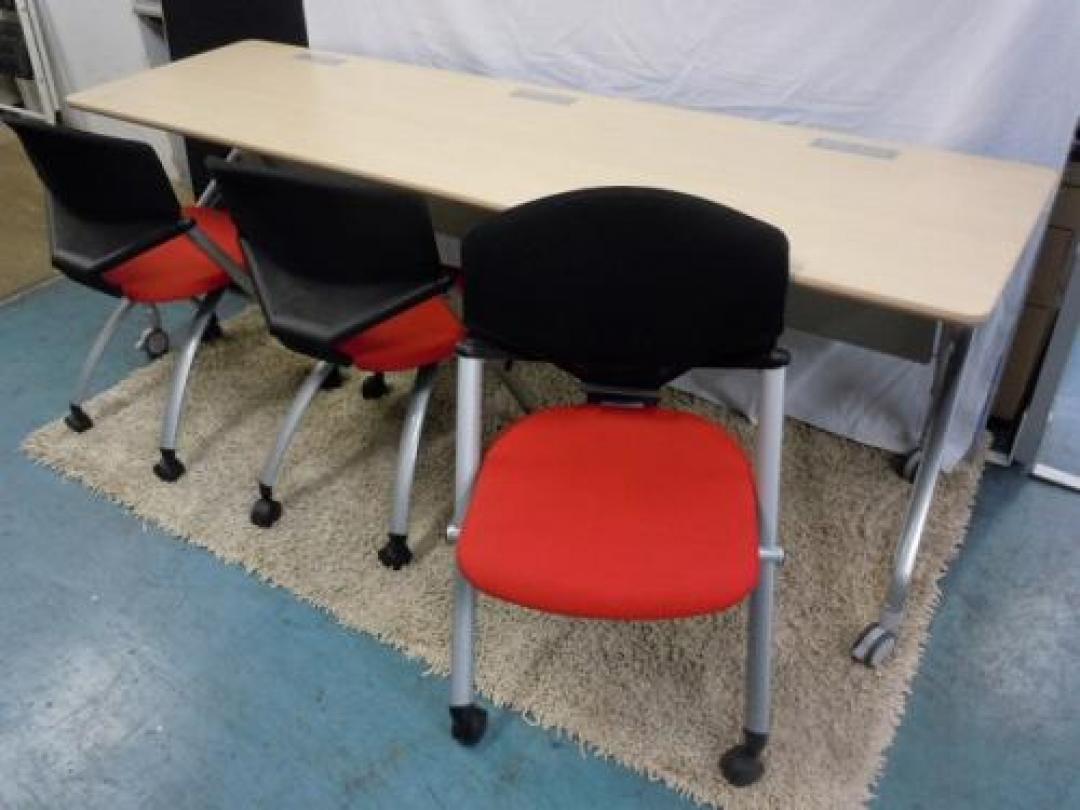 【セット商品☆2100円オトク】　幅2100mm 【コクヨ製　エピファイシリーズスタッキングテーブル　+　コクヨ製　コルサチェアー×3脚】
                                    中古
            