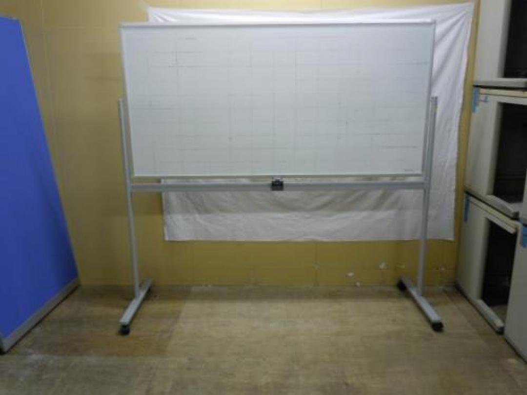 【人気商品】■　ホワイトボード　■　脚付き　自立式　■　W1800ｍｍ　
                                    中古
            