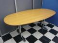 【1台限定】状態良好■オカムラ製　楕円型ミーティングテーブル■木目調のシンプルなスタンダードテーブルです■