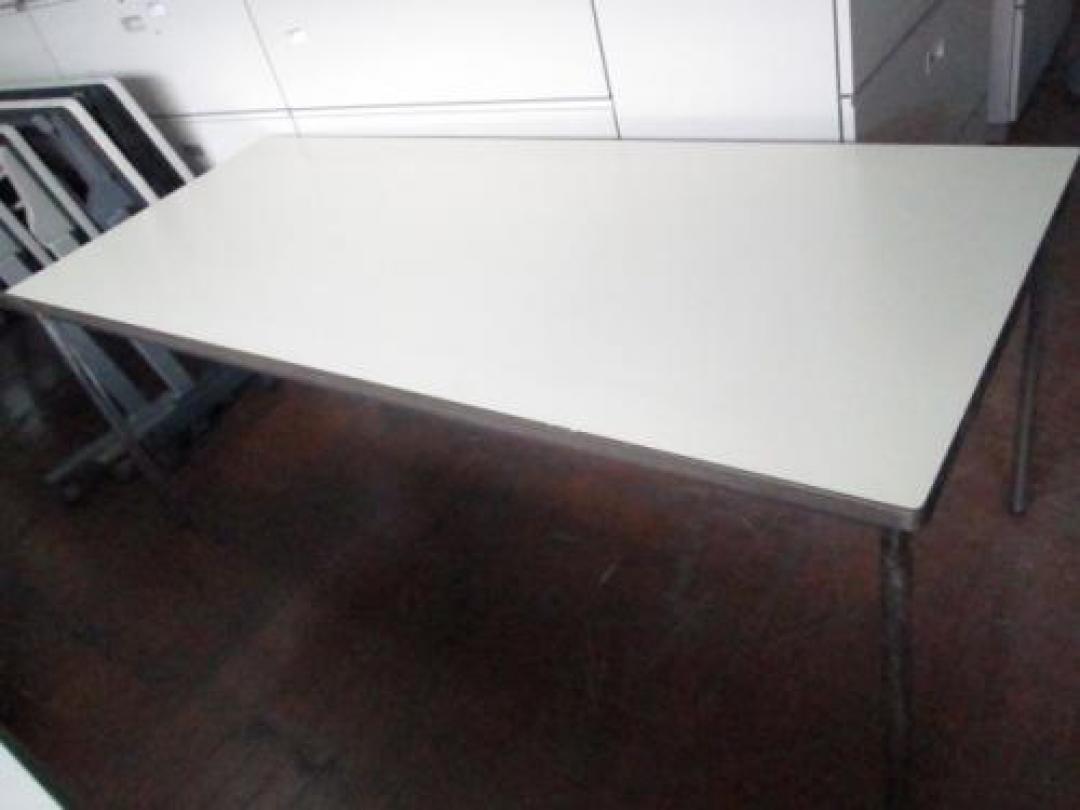 ☆★　コクヨ　ミーティングテーブル　1875　☆★
                                    中古
            