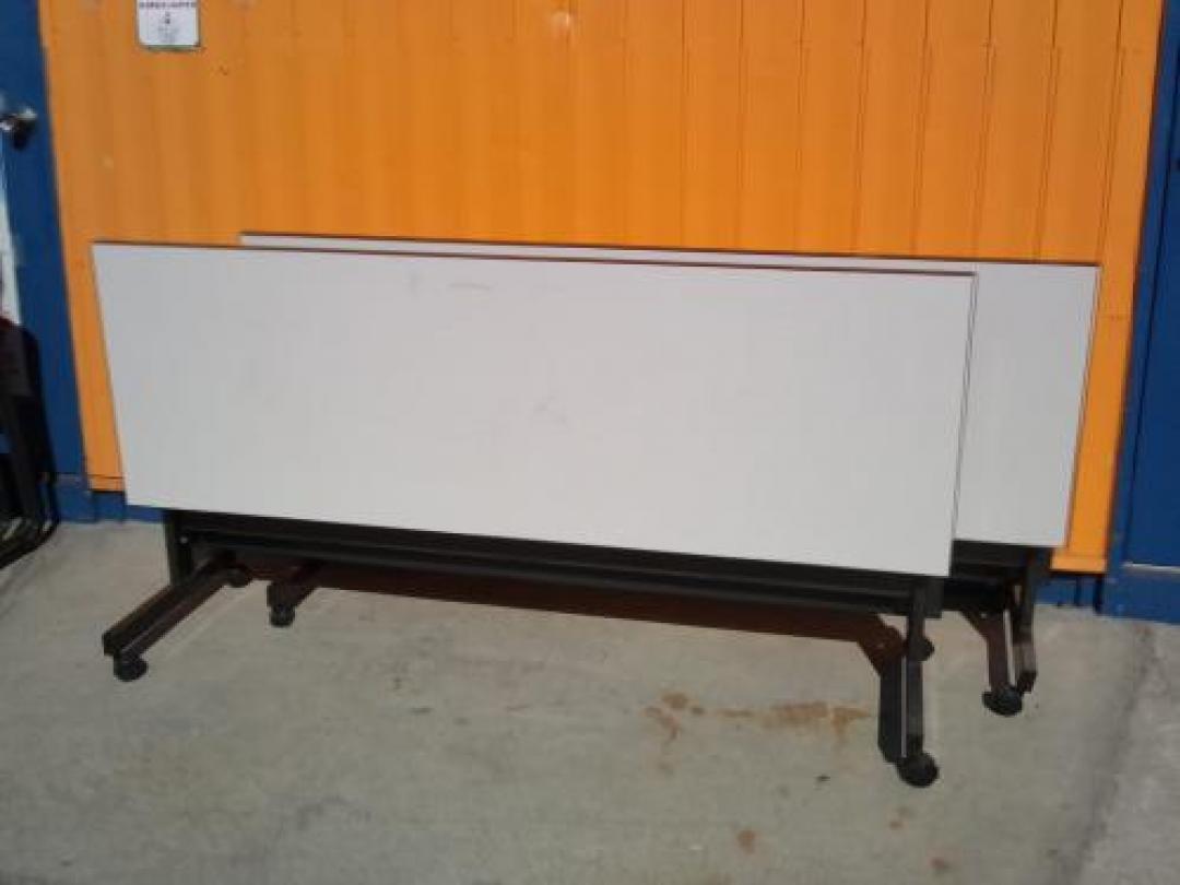 【セット商品】ライオン製　サイドスタックテーブルｗ1800　2台セット
                                    中古
            