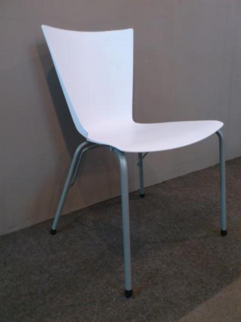 ■新古品　■タリス　スタッキングチェア【会議チェア】
                                    中古
            