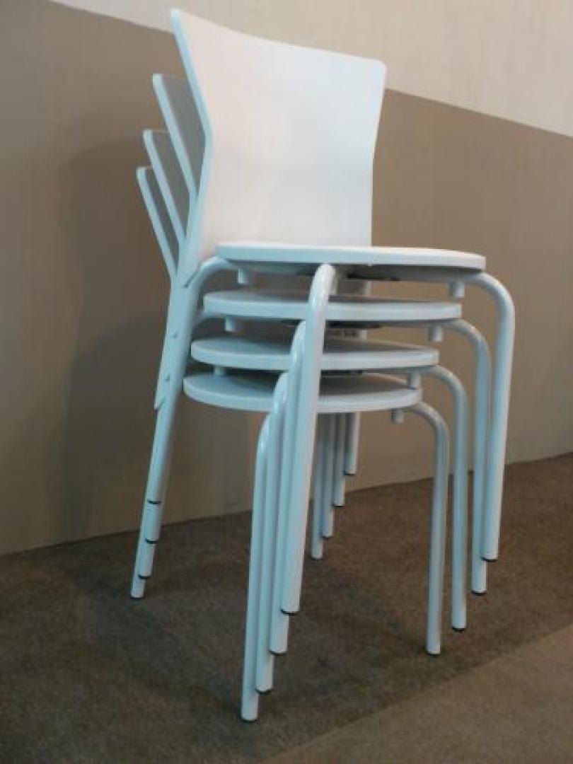 ■新古品　■ベルニナチェア　■４脚セット　※未使用商品　ラウンジや、待合室にいかがでしょうか？【会議チェア】
                                    中古
            