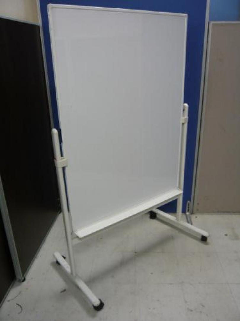 【状態良好】■プラス製　自立式　片面ホワイトボード■片面■キャスター付きで移動がラクラク！
                                    中古
            