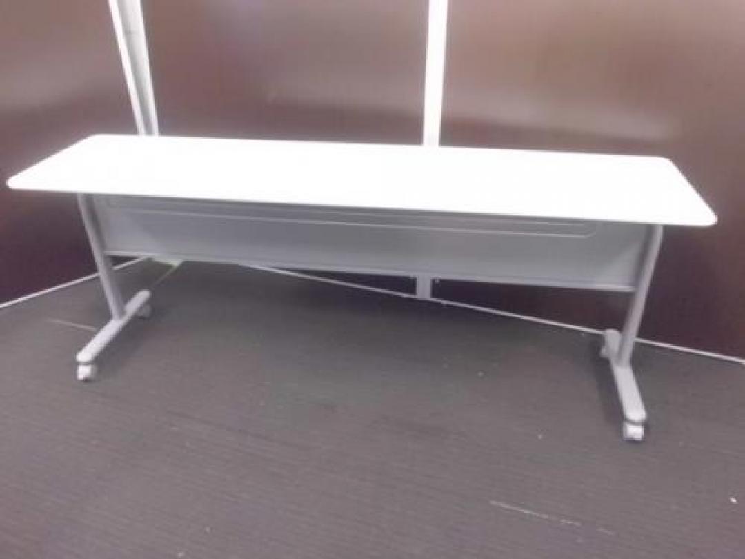 【￥７.３５０　残り１点特価シリーズ】　内田洋行製　W1800mm　幕板付サイドスタックテーブル　■　状態良好
                                    中古
            