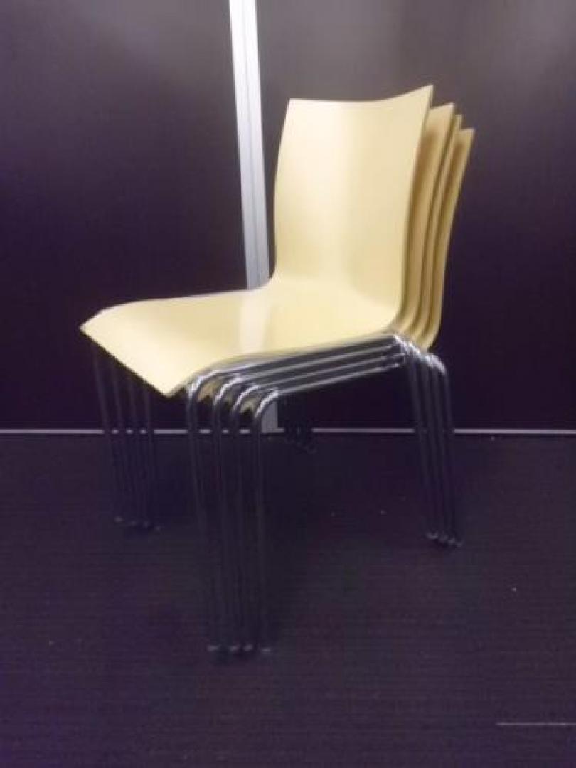 【￥４０.０００　４点セット商品シリーズ】　CHAIRIK（チェリック）チェア×４脚セット　■　エリック・マグヌッセンデザインの代表作　■　状態良好　■　人気の北欧デザイン家具【セット商品】【会議チェア】
                                    中古
            