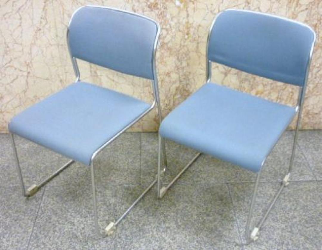 ■破れ・ほつれあり特別価格■　【オカムラ製】スタッキングチェア2脚セット■セット商品■【会議チェア】
                                    中古
            