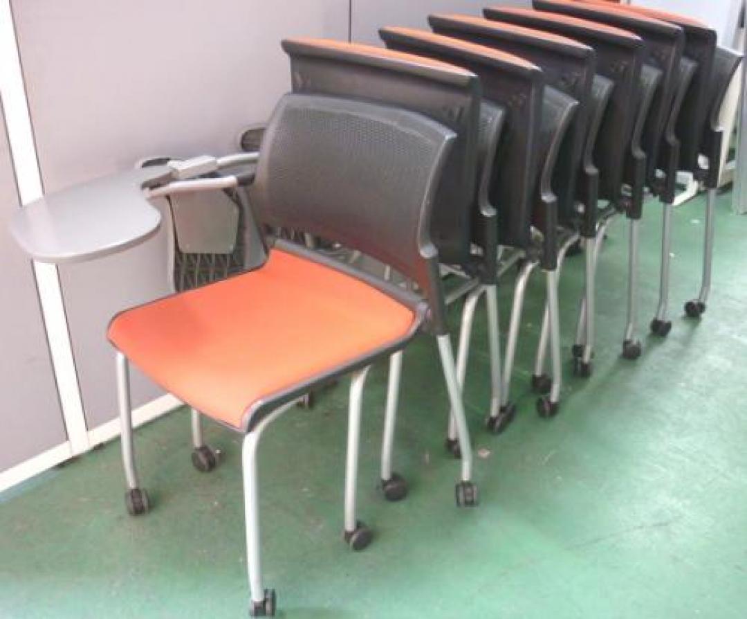 【セット商品】　メモ台付ネスティングチェア　オレンジ7脚【会議チェア】
                                    中古
            