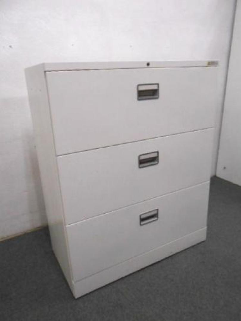 Okamura　｜　3段ラテラル(引出し)　｜　42シリーズ　｜　ホワイト　｜　数量4台　｜書類整理の定番商品!!
                                    中古
            