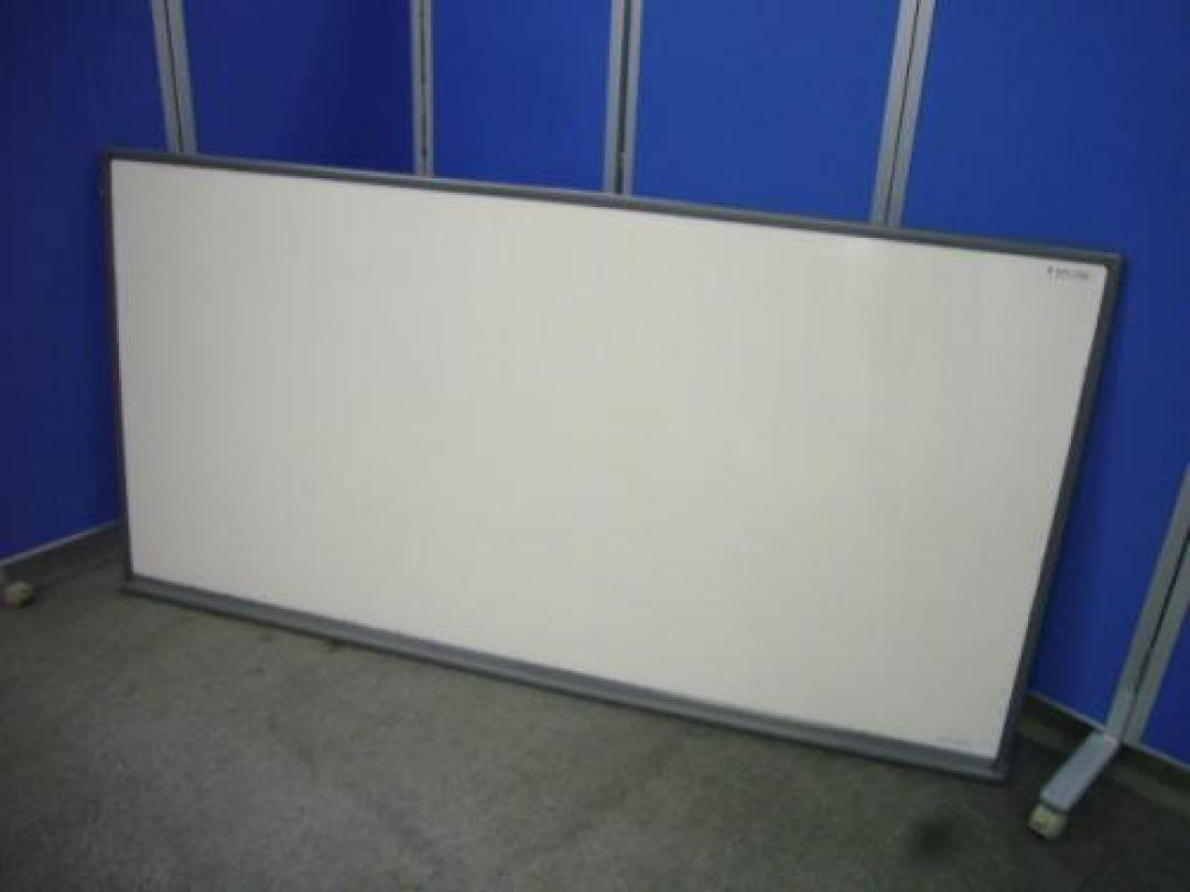 壁掛けホワイトボード　W1800タイプ　※フックはありません!!幅広く使えます!!
                                    中古
            