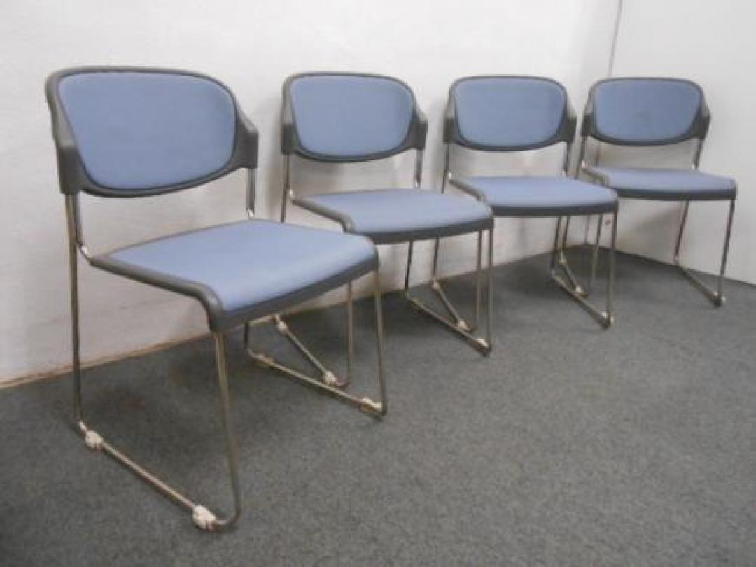 スタッキングチェア　4脚セット　｜　ブルー　｜　重ねて置ける、省スペースで!!【会議チェア】
                                    中古
            