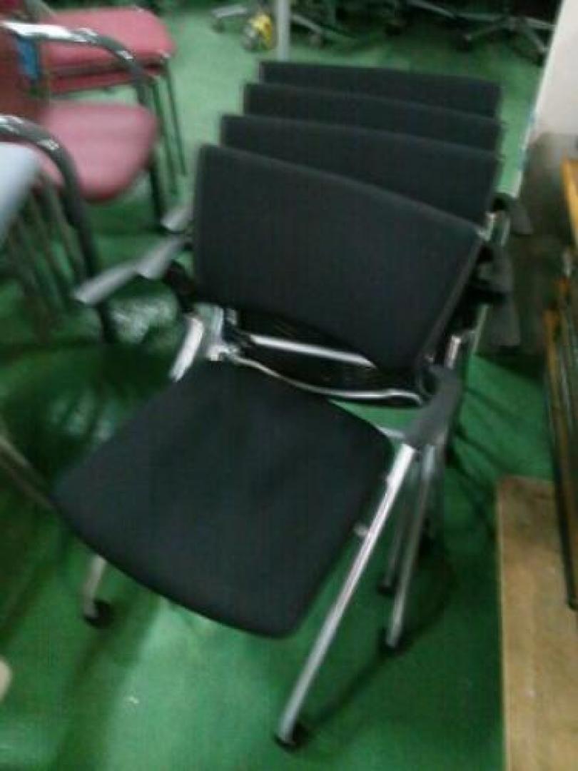 【セット商品】イトーキ製　キャスター付き　ミーティングチェア　マノス4脚セット【会議チェア】
                                    中古
            