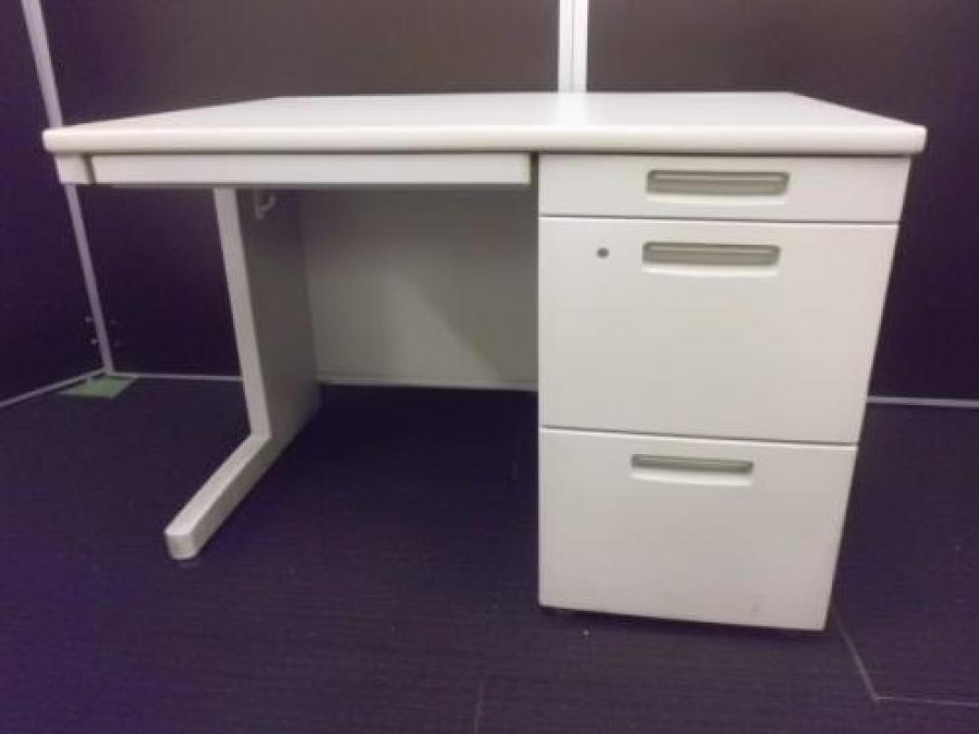 【￥１５.７５０　状態良好シリーズ】コクヨ製　片袖机ＢＳシリーズ　■　人気のＷ１０００ｍｍ片袖机が入荷しました
                                    中古
            