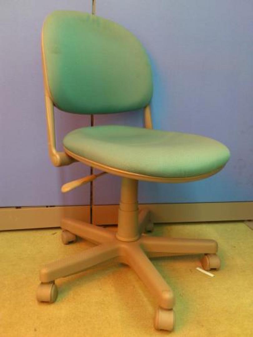 【事務用品】|ミーティングチェア|キャスター付|京都をはじめ、滋賀、大阪へもルート配送しております。【会議チェア】
                                    中古
            