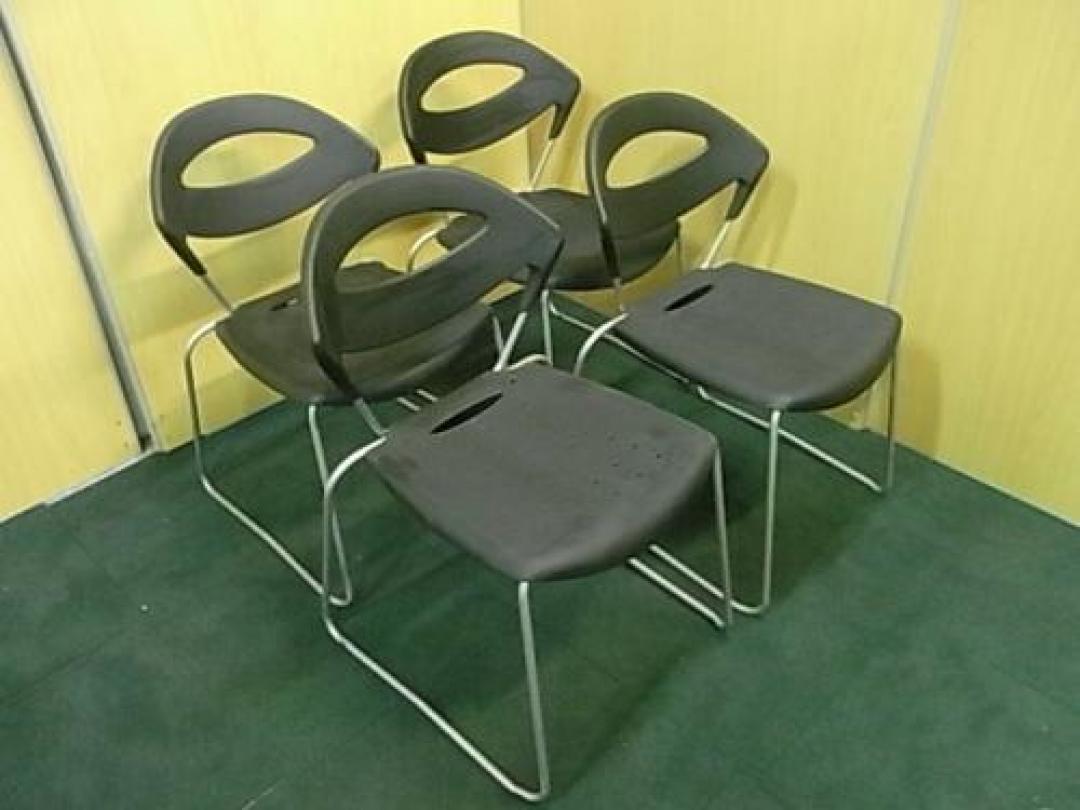 【是非お問い合わせ下さいTEL03-5807-7040】■【状態良好】４脚セットスタッキングチェア〜シンプル&スタイリッシュ〜【会議チェア】
                                    中古
            