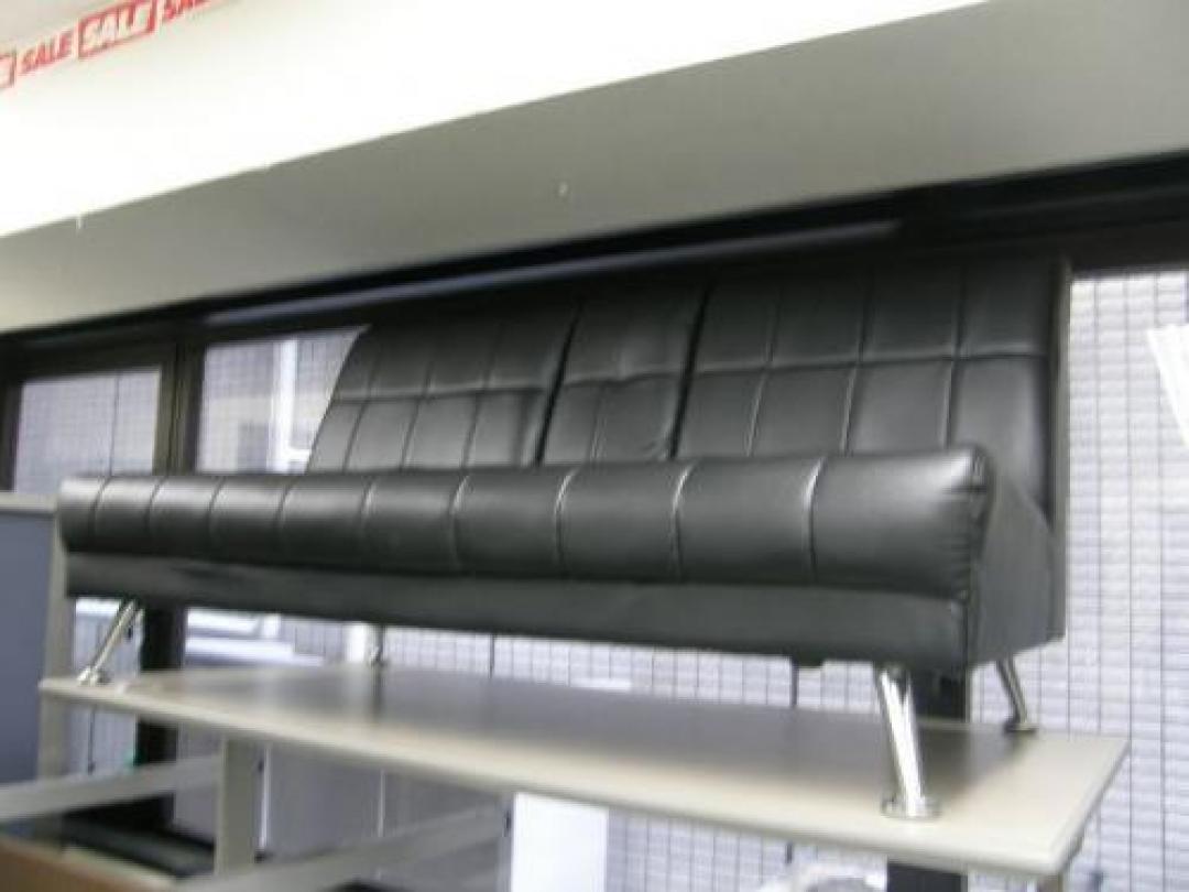 【ソファー】在庫一掃セール◆ブラックのオシャレソファー◆通常21,000円⇒7350円　1台限定品!!　※配送費
                                    中古
            